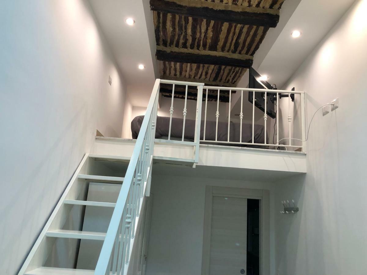La Casina Di Lia In Via Dei Tribunali Napoli Dış mekan fotoğraf